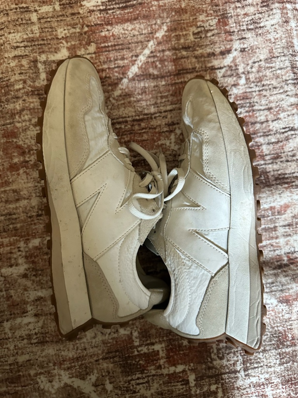New Balance 327 White Cream Sneakers women’s size 10 - Picture 3 of 8